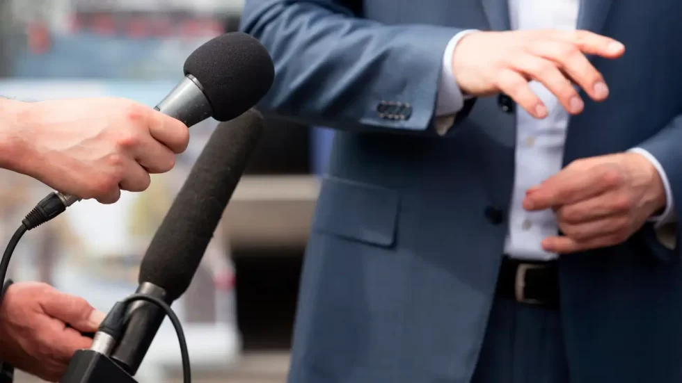 Dressing for Television: What Spokespersons Need to Know 2 vestimenta adecuada para voceros