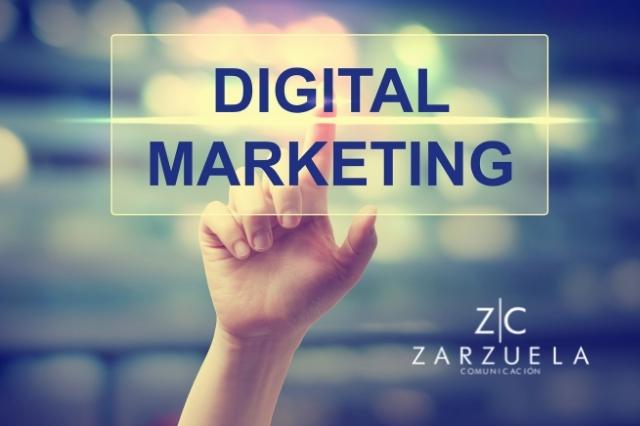 Mano señala palabra digital marketing/ Cortesía Canva