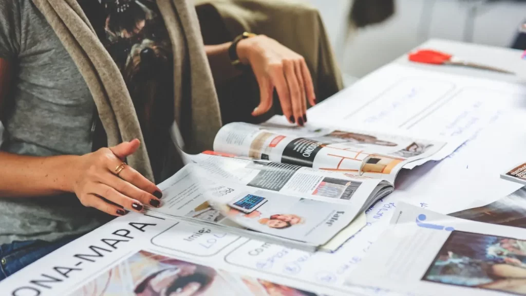Relaciones Públicas, ¿qué son? Te contamos 1 Las Relaciones Públicas ayuda a una empresa a posicionarse correctamente en los medios de comunicación. En este post de blog te contamos más del tema.