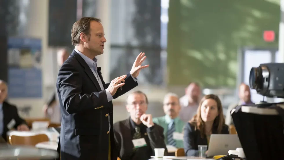 Press Conference Service: A Strategic Communication Solution 2 organizacion media trainig agencia digital zc